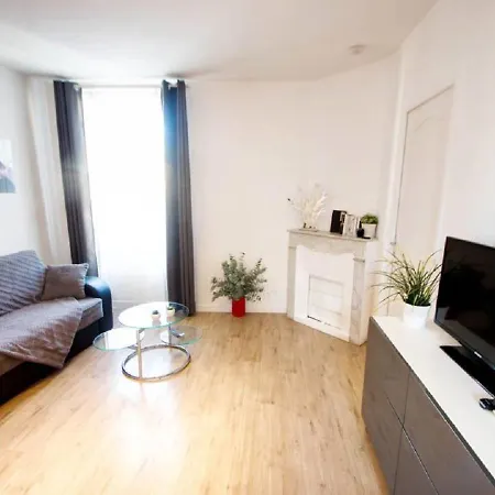 Lovely One Bedroom Gambetta Apartment *